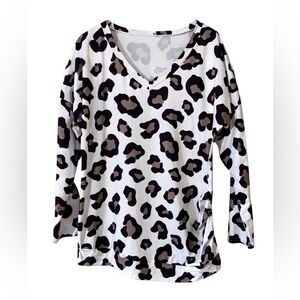 Leopard Print Tunic Blouse - XL - Button Detail + Flattering Fit